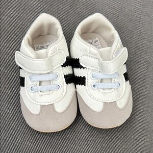 Chic White and Black Baby Walker Shoes